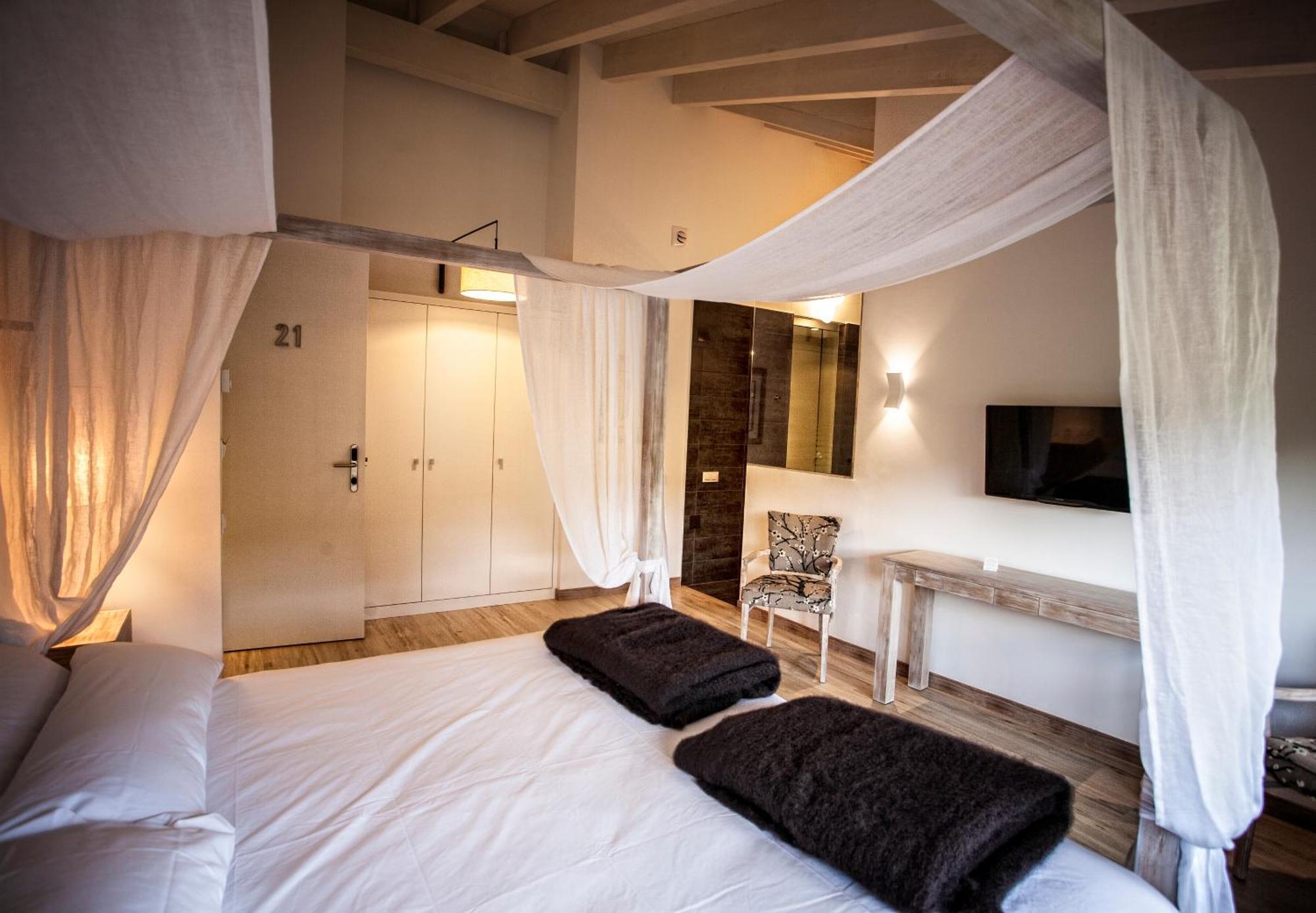 Hotel Pura Vida Valganon ภายนอก รูปภาพ
